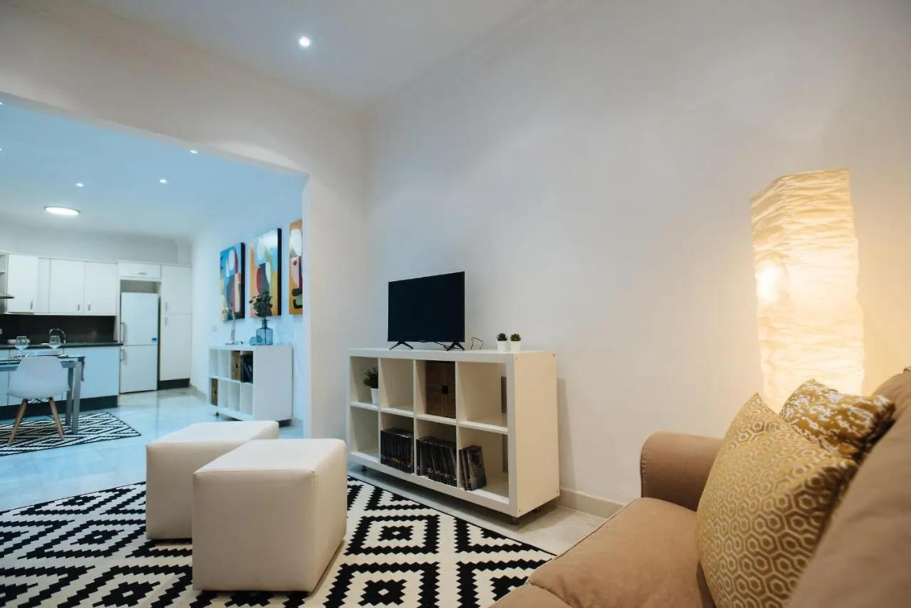 Holi-Rent Lanza Apartman Sevilla 0*,